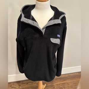 Patagonia Womans Synchilla snap hooded fleece. Black with gray. Great shape. XL